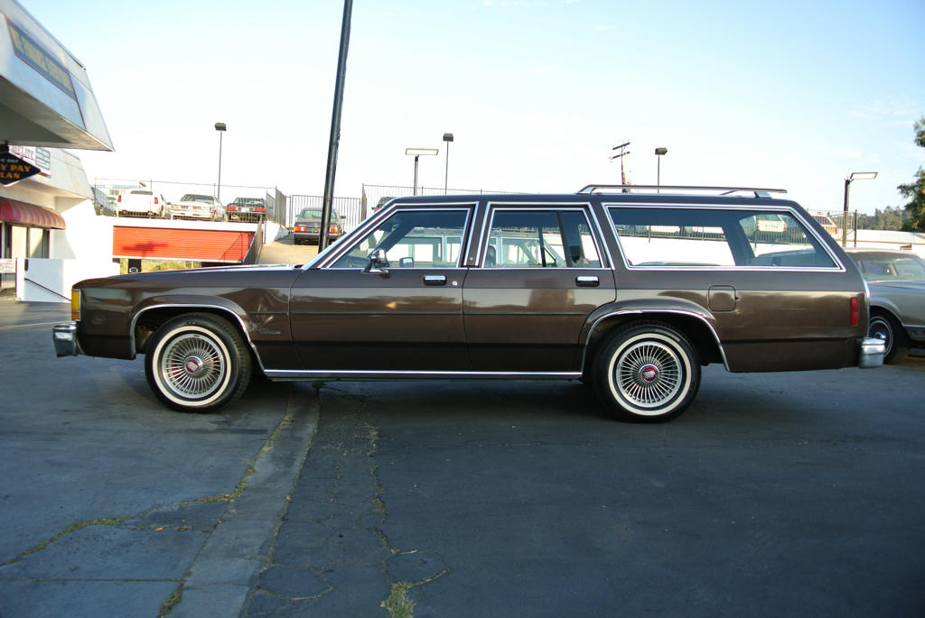 1987 Ford crown victoria station wagon