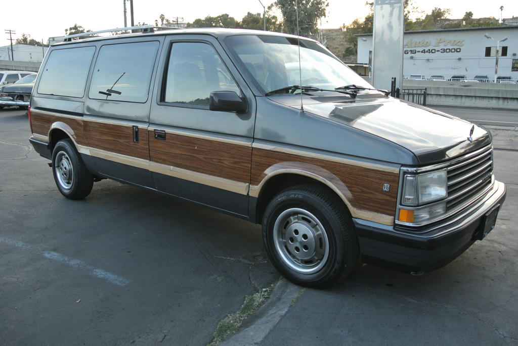 1990 Plymouth Grand Voyager Mini Van