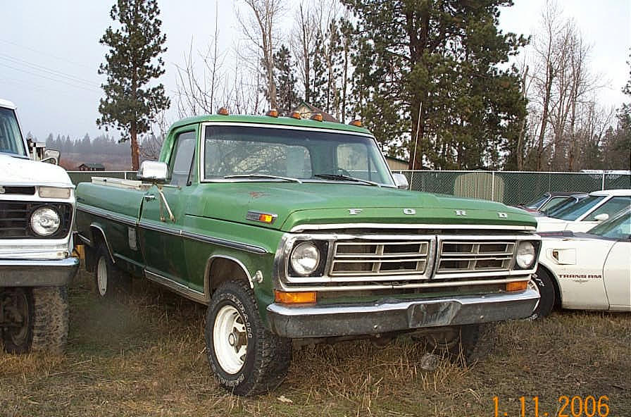 Ford  F 100 Sport Custom in Ford   Motors