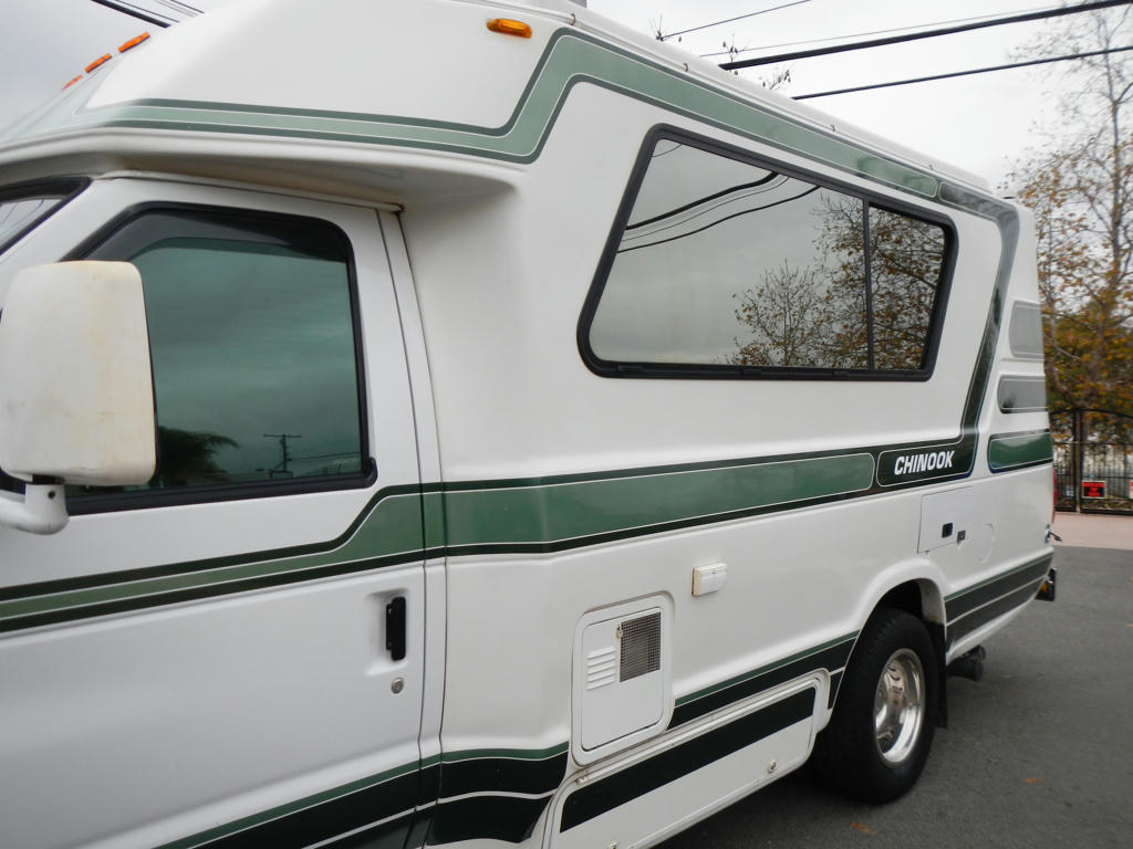 OWNER 2000 Ford Chinook Concourse 20 Class B Motorhome V10 